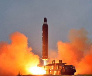 Kim Jong-un đích thân ký lệnh phóng tên lửa đạn đạo