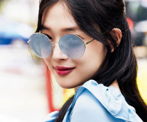 Loạt hình tạp chí chứng minh: Sulli giờ đây đã đẹp đến độ có lẽ hiếm nữ thần tượng nào sánh bằng