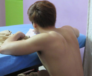 Triệt phá đường dây toàn hotboy bán dâm cho các 'quý bà'