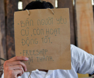 Chợ bán đồ người yêu cũ kỳ lạ ở Hà Nội
