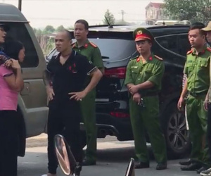 Đội trưởng đội đặc nhiệm kể lại giây phút lái xe chở kẻ dùng súng khống chế con tin