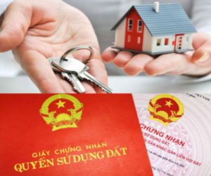 Bộ Tư pháp đề nghị ngưng hiệu lực quy định ghi tên cả gia đình lên sổ đỏ
