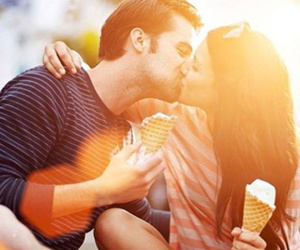 Hôn nhau mỗi ngày nhưng các cặp đôi đã biết những lợi ích tuyệt vời này?