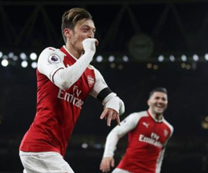 Người cũ Arsenal hết lời khen ngợi Mesut Ozil