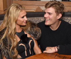 Paris Hilton muốn sinh 3 đứa con với 'phi công trẻ'