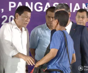 Tổng thống Philippines tiễn 5 ngư dân Việt Nam bị bắt về nước