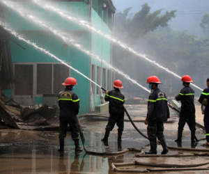 Hỏa hoạn thiêu rụi kho nông sản