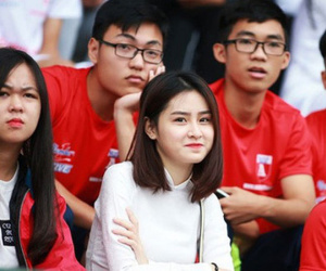 Nữ sinh 2000 bất ngờ nổi tiếng chỉ sau 1 khoảnh khắc mỉm cười lướt qua ống kính!