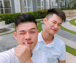 Thêm một nam ca sĩ điển trai công khai người yêu đồng giới chuẩn "soái ca"