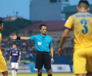 Trọng tài ngoại bắt các trận quyết định ngôi vô địch V-League