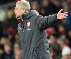 Trước đại chiến với Chelsea, Wenger phàn nàn về lịch thi đấu