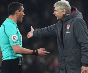 Wenger: 'Trọng tài ở Ngoại hạng Anh mắc kẹt ở thời kỳ đen tối'