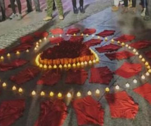 Dùng 199 quần lót cầu hôn, cô gái khiến bạn trai gật đầu lia lịa