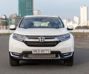 Gần 700 xe Honda CR-V 7 chỗ chờ khách tại Việt Nam