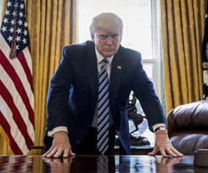 Hiểm họa từ dòng tweet 'khoe' nút kích hoạt hạt nhân của Trump