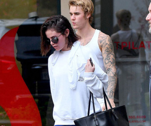 Vừa cãi nhau ầm ĩ, Selena Gomez và Justin Bieber lại quấn quít ngọt ngào bên nhau