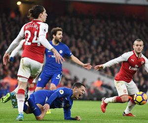 Wenger: 'Tôi chán nói về trọng tài rồi'