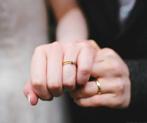 Bạn trai bảo chẳng vui vẻ gì khi đi đưa tôi đi mua nhẫn cưới