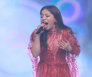 'Nàng thơ mới' của Phú Quang thiếu tinh tế và quá nức nở trên sân khấu