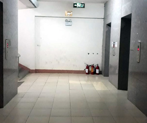 Chung cư náo loạn vì 'sự cố' trong thang máy lúc 0 giờ