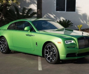 Rolls-Royce Wraith màu xanh cốm giá hơn 400.000 USD