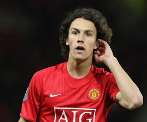 Công Vinh chiêu mộ cựu tiền vệ Manchester United