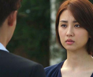 Nghe lén cú điện thoại, tôi phát hiện lí do chồng đẹp trai chịu lấy người xấu như tôi