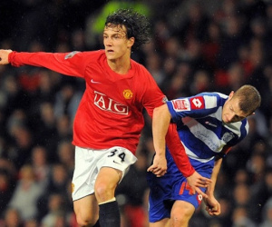 Công Vinh nói gì khi chiêu mộ thành công cựu cầu thủ Man United?