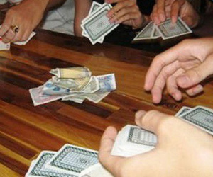 Đâm chết đồng nghiệp trước cổng công ty vì mâu thuẫn đánh bài
