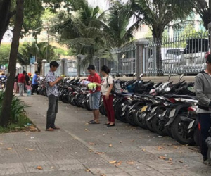 Bí mật sau vỉa hè quận 1: TP HCM chỉ đạo thanh tra các bãi giữ xe