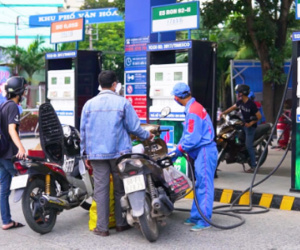 Bộ Công Thương: Không 'quên' điều hành để giá xăng RON 95 tăng mạnh