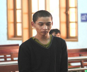 Dụ bé gái 6 tuổi đi mua rượu rồi giở trò đồi bại