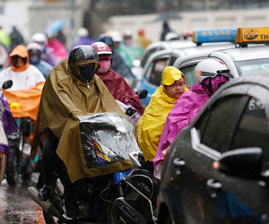 Hà Nội rét nhất từ đầu đông, cuộc sống người dân đảo lộn