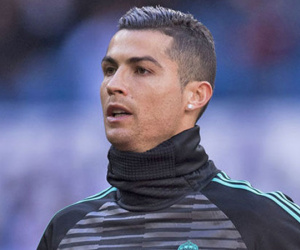 MU bị nẫng tay trên Ozil, Ronaldo đột ngột về Chelsea
