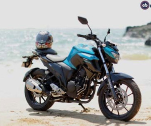 Yamaha thu hồi FZ 25 và Fazer 25 do lỗi lỏng bu lông quy-lát