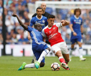 Arsenal dùng Sanchez đấu Chelsea giữa tin đồn tới Man City