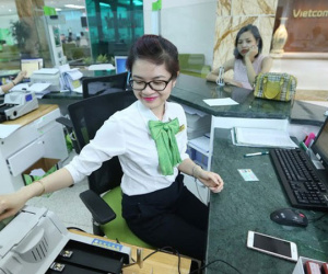 Ngân hàng đầu tiên giảm lãi suất đồng loạt cho dư nợ cũ