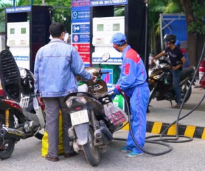Xăng sinh học E5 RON 92 rẻ hơn xăng RON 95  gần 2.000 đồng/lít