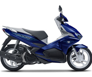 Đón chào 2018, dòng xe tay ga ăn khách Honda Air Blade ở thị trường Việt có thêm màu mới rất bắt mắt với giá bán tăng nhẹ.
