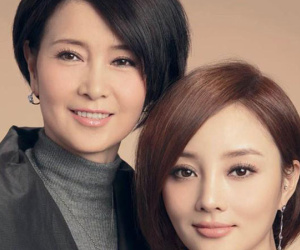 Không riêng gì Lý Tiểu Lộ, mẹ cô cũng từng có tai tiếng giật bồ của người khác