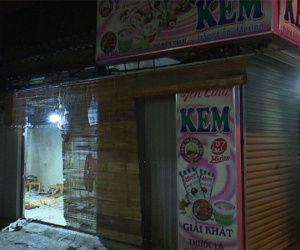 Tưới xăng, ôm bạn gái tự thiêu sau bữa cơm tối