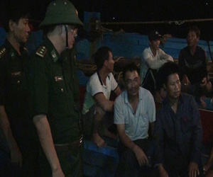 Bốn tàu cá chìm do biển động, 14 ngư dân mất tích