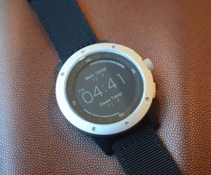 Smartwatch sử dụng nhiệt cơ thể để sạc pin