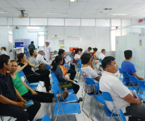 Chậm có thẻ BHYT mới, người bệnh bị hành