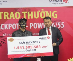 Khánh Hòa: Đeo mặt nạ kín mít nhận giải jackpot trị giá 1,5 tỷ đồng