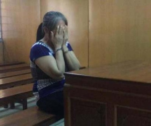 'Nữ quái' chuyên lừa đảo bất ngờ ra đầu thú cùng... giấy mang thai