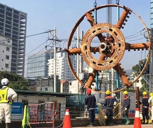 Video: 3 tháng tháo lắp robot khổng lồ để khoan hầm metro thứ 2 Sài Gòn