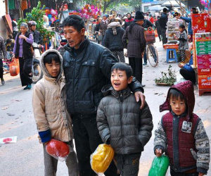 30 ngày nữa là Tết rồi, bức ảnh 'Quà Tết của bố' khiến hàng nghìn trái tim bồi hồi