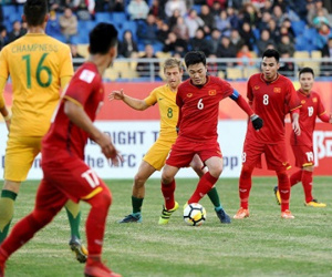 CĐV châu Á hả hê vì Việt Nam quật ngã Australia