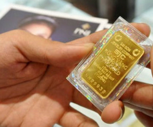 Giá vàng SJC vẫn miệt mài 'leo dốc'